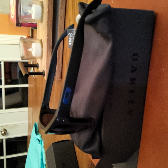 Oakley Sunglasses - Picture 2 of 3